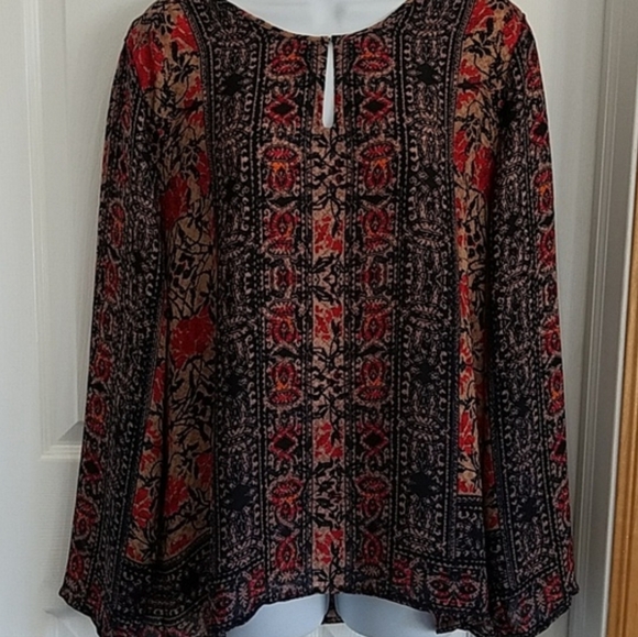 Violet & Claire Tops - Floral Patterned Long Sleeve Top